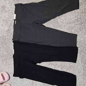 Brand new lot of 2 Sonoma Capri legging size large black and gray.